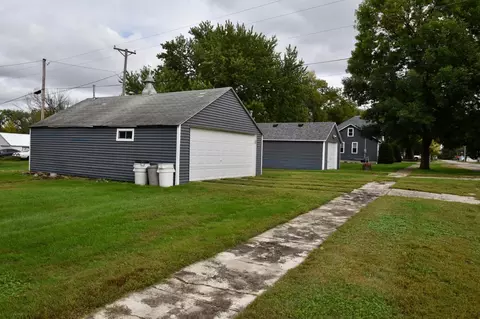 Exterior - 1069 Pine St, Ocheyedan, IA 51354 photo 12 of 12