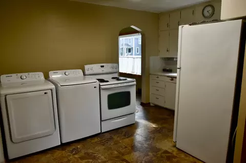 Kitchen - 1069 Pine St, Ocheyedan, IA 51354 photo 4 of 4