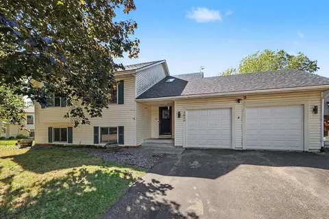 7850 Grinnell Ct E, Lakeville, MN 55044