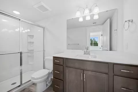 Bath - 1473 Philipp Way, Shakopee, MN 55379 photo 2 of 2