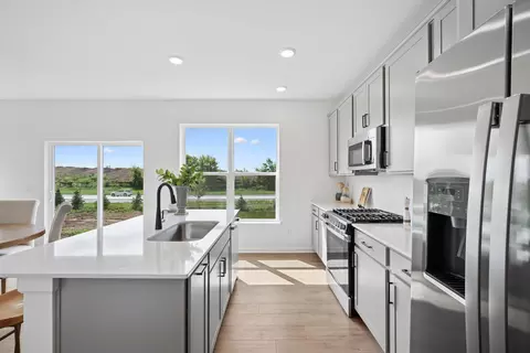 Kitchen - 1473 Philipp Way, Shakopee, MN 55379 photo 2 of 3
