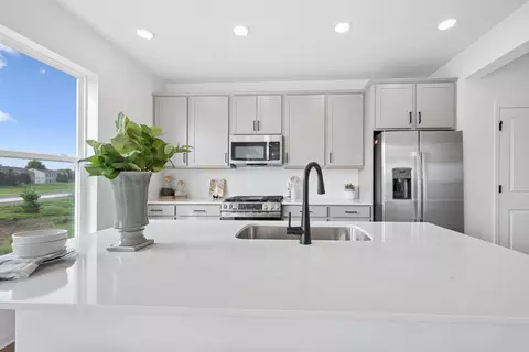 Kitchen - 1473 Philipp Way, Shakopee, MN 55379 photo 1 of 3