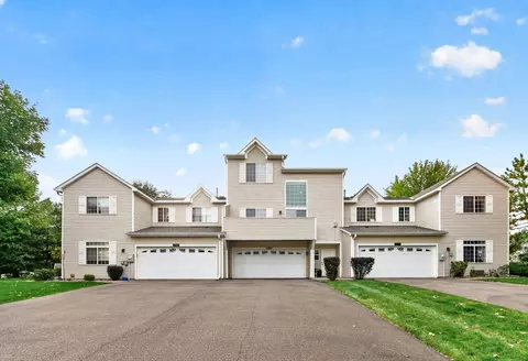 17679 Hackberry Ct, Eden Prairie, MN 55347