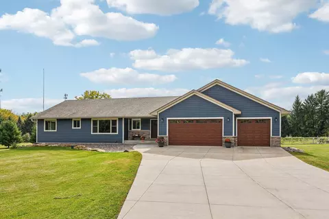 23 Hilltop Rd, Houlton, WI 54082