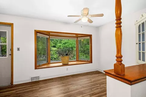 Living - 4016 Allendale Ave, Duluth, MN 55803 photo 3 of 3