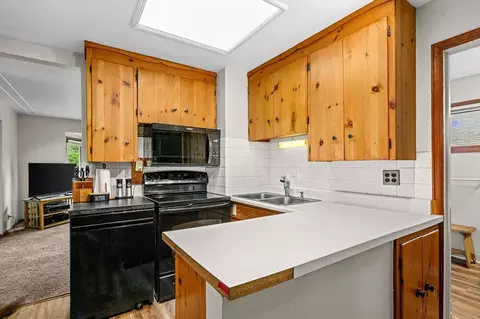 Kitchen - 4016 Allendale Ave, Duluth, MN 55803 photo 1 of 2