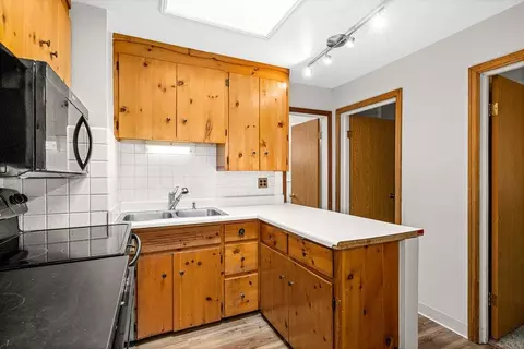 Kitchen - 4016 Allendale Ave, Duluth, MN 55803 photo 2 of 2