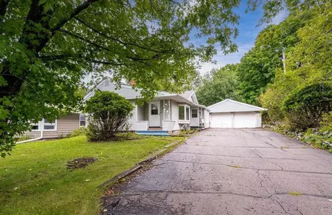 Exterior - 4016 Allendale Ave, Duluth, MN 55803 photo 2 of 10