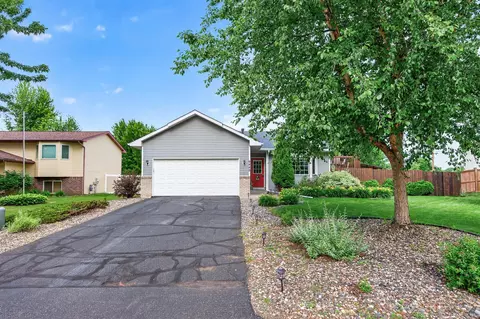 9442 Hale Ave S, Cottage Grove, MN 55016