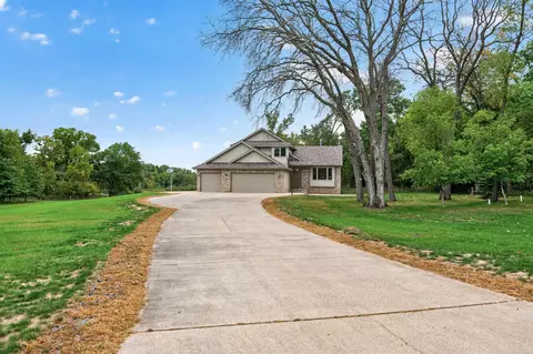 20964 Beaver Dam Ct NE, East Bethel, MN 55011