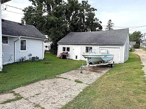 Exterior - 130 6th St SW, Plainview, MN 55964 photo 2 of 2