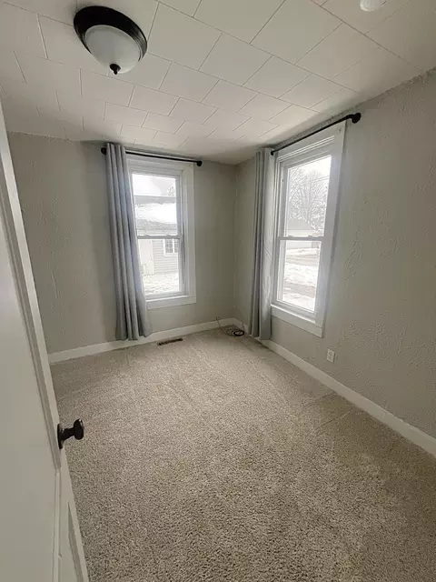 Bedroom - 130 6th St SW, Plainview, MN 55964 photo 3 of 5