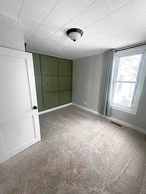 Bedroom - 130 6th St SW, Plainview, MN 55964 photo 2 of 5