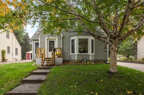 1154 Cherokee Ave, West Saint Paul, MN 55118