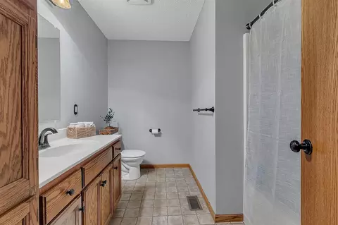 Bath - 10144 157th Ave SE, Becker, MN 55308 photo 2 of 3