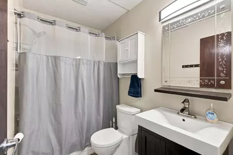 Bath - 7721 112th Ave N, Champlin, MN 55316 photo 1 of 2