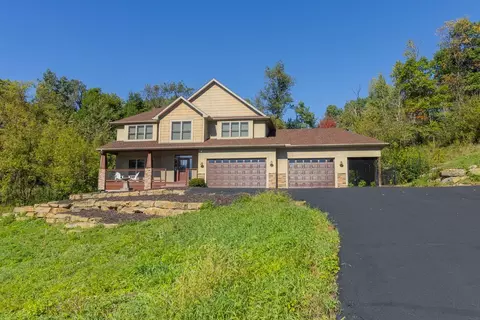 908 87th Ave, Hudson, WI 54016