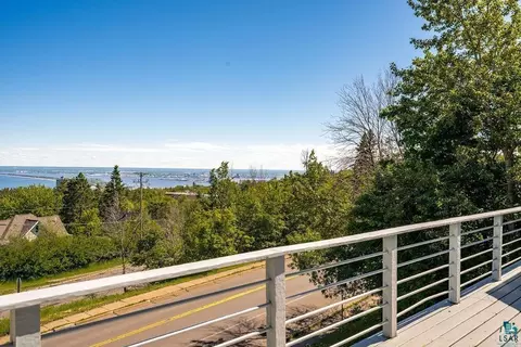 View/Area - 1002 Martha St, Duluth, MN 55805 photo 2 of 17