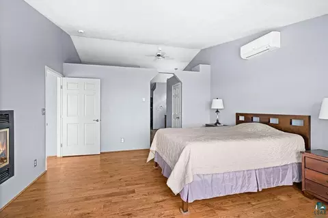 Bedroom - 1002 Martha St, Duluth, MN 55805 photo 5 of 11