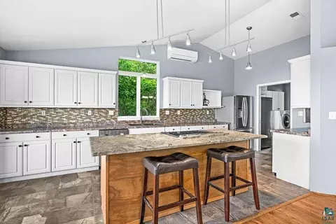 Kitchen - 1002 Martha St, Duluth, MN 55805 photo 3 of 6