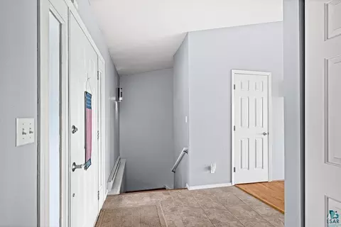 Entry Way - 1002 Martha St, Duluth, MN 55805 photo 2 of 2
