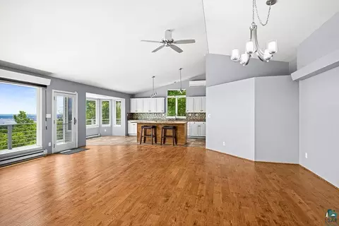 Living - 1002 Martha St, Duluth, MN 55805 photo 3 of 17