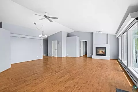 Living - 1002 Martha St, Duluth, MN 55805 photo 2 of 17