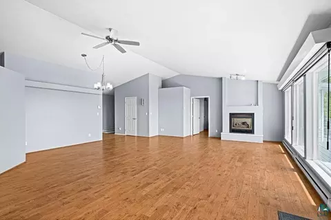 Living - 1002 Martha St, Duluth, MN 55805 photo 1 of 17