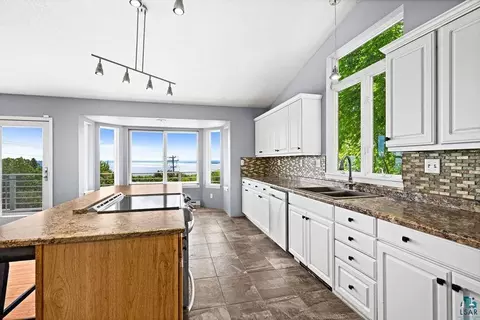 Kitchen - 1002 Martha St, Duluth, MN 55805 photo 4 of 6
