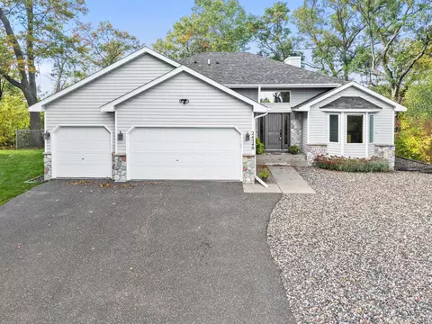 24340 Fawn Trl, Forest Lake, MN 55025