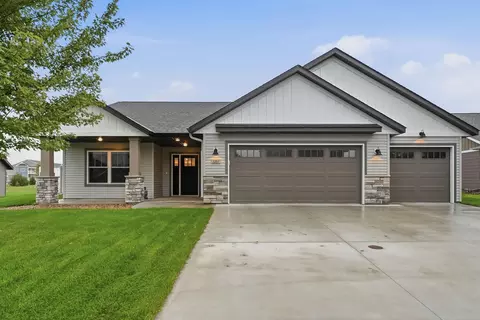 3267 Old Stone Way NE, Sauk Rapids, MN 56379