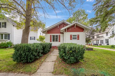 251 N Lincoln St, Lake Crystal, MN 56055