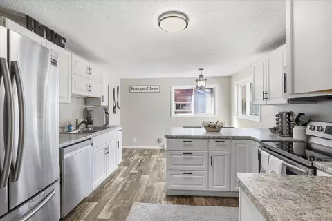 Kitchen - 521 N 8th St, Brainerd, MN 56401 photo 2 of 3