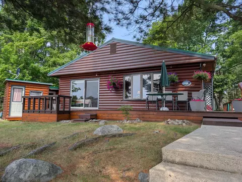 1944 Grindstone Is, International Falls, MN 56649