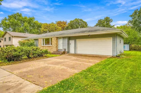5230 Oconnell Dr, Mounds View, MN 55112