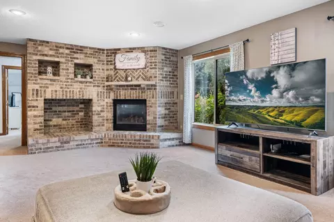 Living - 426 Maple Dr, Foley, MN 56329 photo 2 of 4