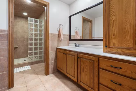 Bath - 426 Maple Dr, Foley, MN 56329 photo 3 of 5