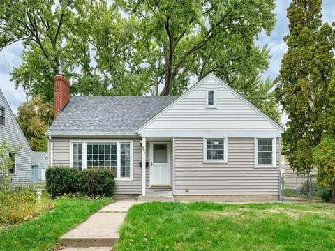961 California Ave W, Saint Paul, MN 55117