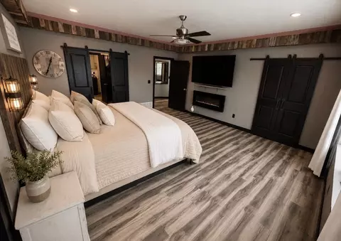 Bedroom - 1430 Stoney Point Dr, Duluth, MN 55804 photo 5 of 8