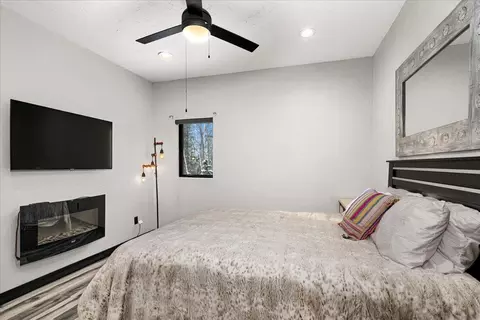 Bedroom - 1430 Stoney Point Dr, Duluth, MN 55804 photo 6 of 8