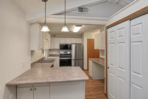 Kitchen - 1381 Easter Ln, Eagan, MN 55123 photo 4 of 7