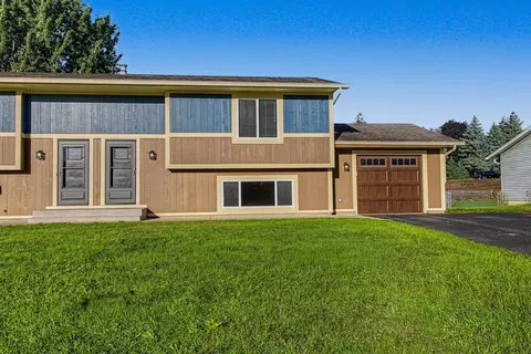 Exterior - 1381 Easter Ln, Eagan, MN 55123 photo 2 of 11