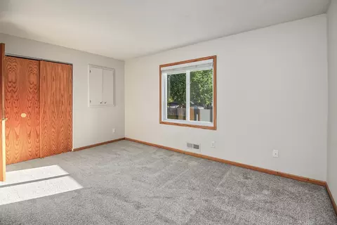 Bedroom - 1381 Easter Ln, Eagan, MN 55123 photo 4 of 11