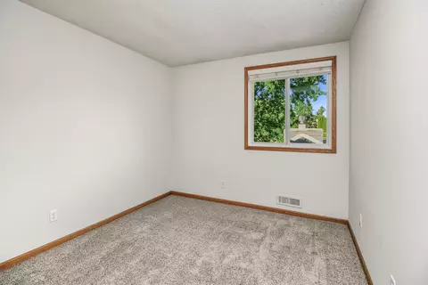 Bedroom - 1381 Easter Ln, Eagan, MN 55123 photo 6 of 11