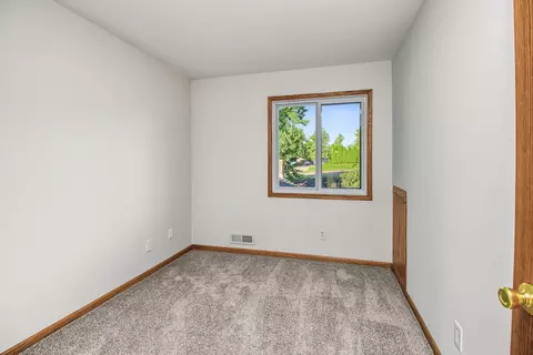 Bedroom - 1381 Easter Ln, Eagan, MN 55123 photo 7 of 11