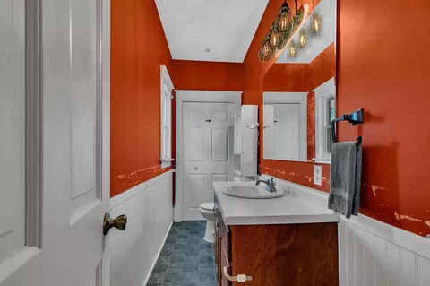 Bath - 624 7th Ave N, Saint Cloud, MN 56303 photo 1 of 2
