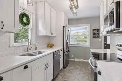 2510 Oregon Ave S, Saint Louis Park, MN 55426