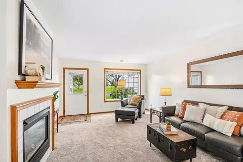15758 Flackwood Trl, Apple Valley, MN 55124