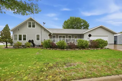 404 1st St NE, Wadena, MN 56482