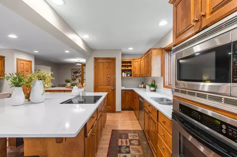 Kitchen - 14147 Dearborn Path, Rosemount, MN 55068 photo 3 of 10